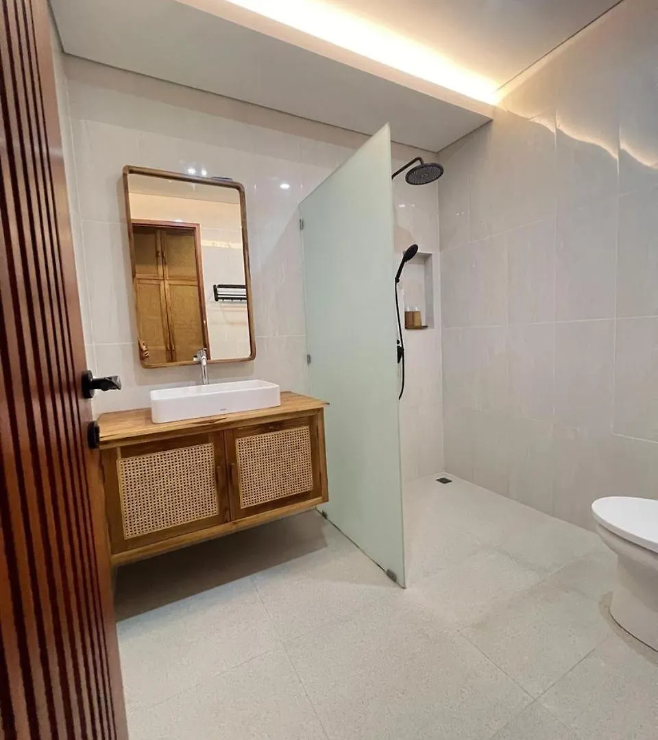Braban Sari Bali Hotel Seminyak  0*, Seminyak (Bali)